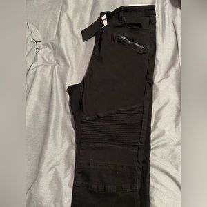 NWT Ms. Cello Mid Rise Skinny Jeans Size 14